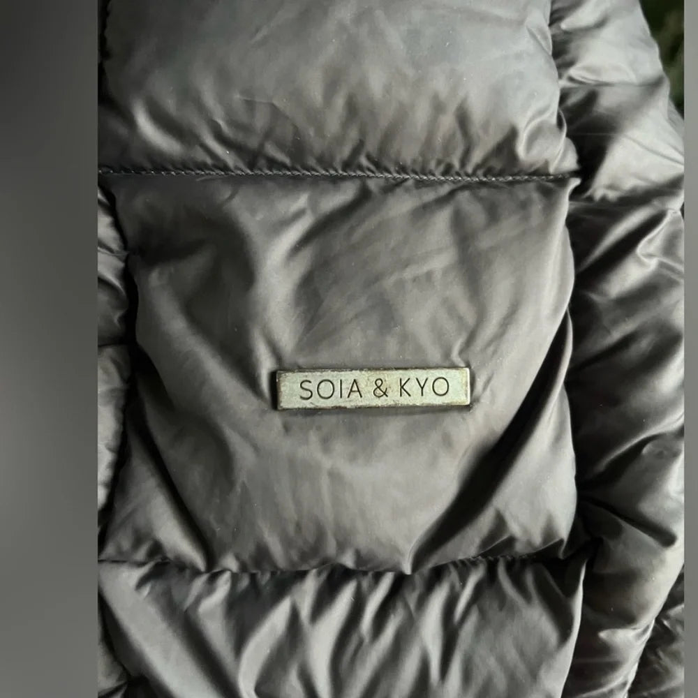Soia & Kyo exterior logo hardware detail